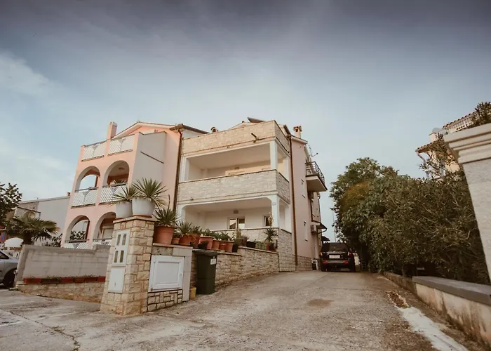 Perla Apartments
